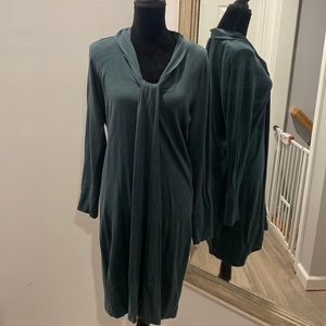 Banana republic XL green long sleeved dress banded hem Midi dress
